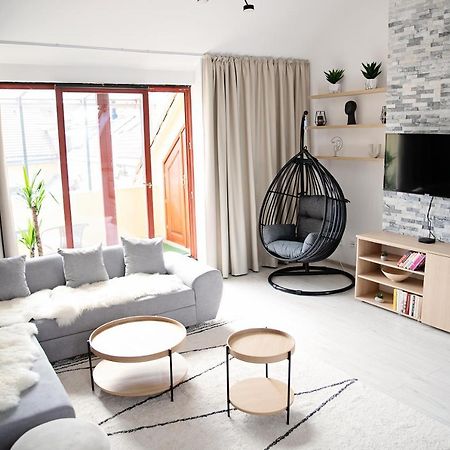 Cozy Modern Apartment In The Old Town - Hlavna Street Koszyce Zewnętrze zdjęcie