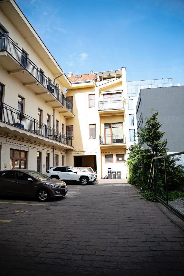 Cozy Modern Apartment In The Old Town - Hlavna Street Koszyce Zewnętrze zdjęcie