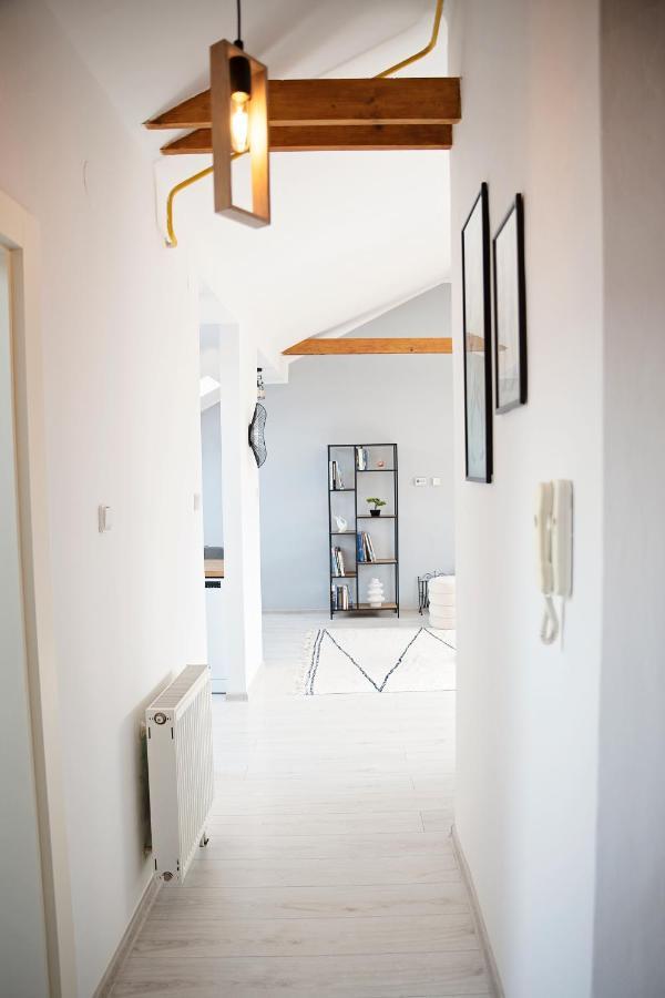 Cozy Modern Apartment In The Old Town - Hlavna Street Koszyce Zewnętrze zdjęcie