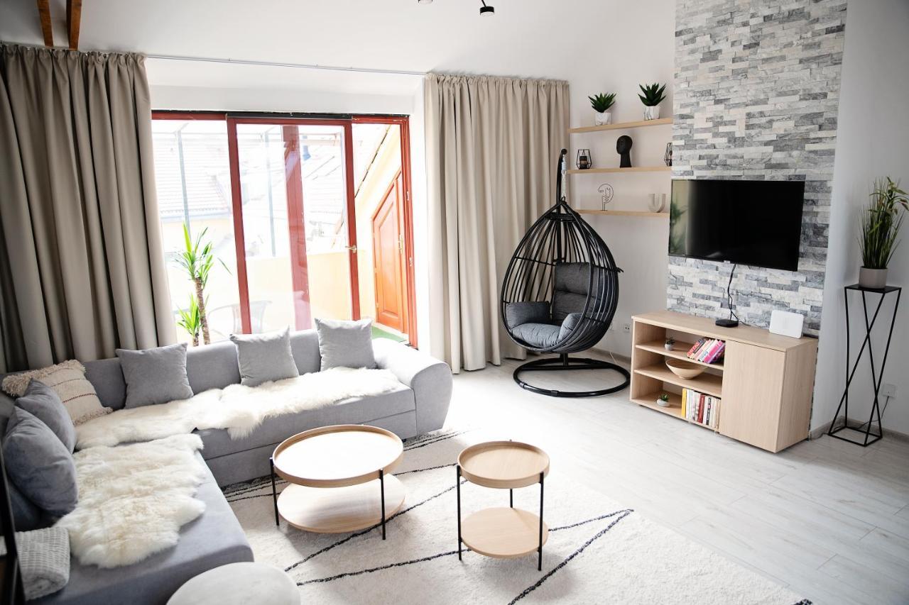 Cozy Modern Apartment In The Old Town - Hlavna Street Koszyce Zewnętrze zdjęcie